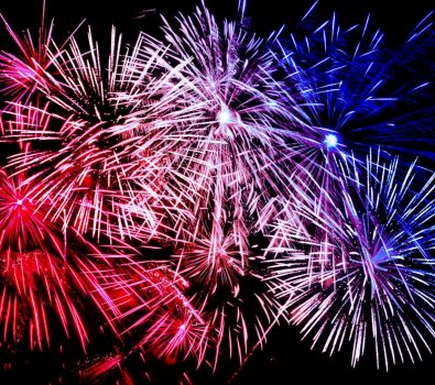 Festa della Liberazione a La Londe les Maures: cerimonia, sfilata, fuochi d’artificio e ballo.